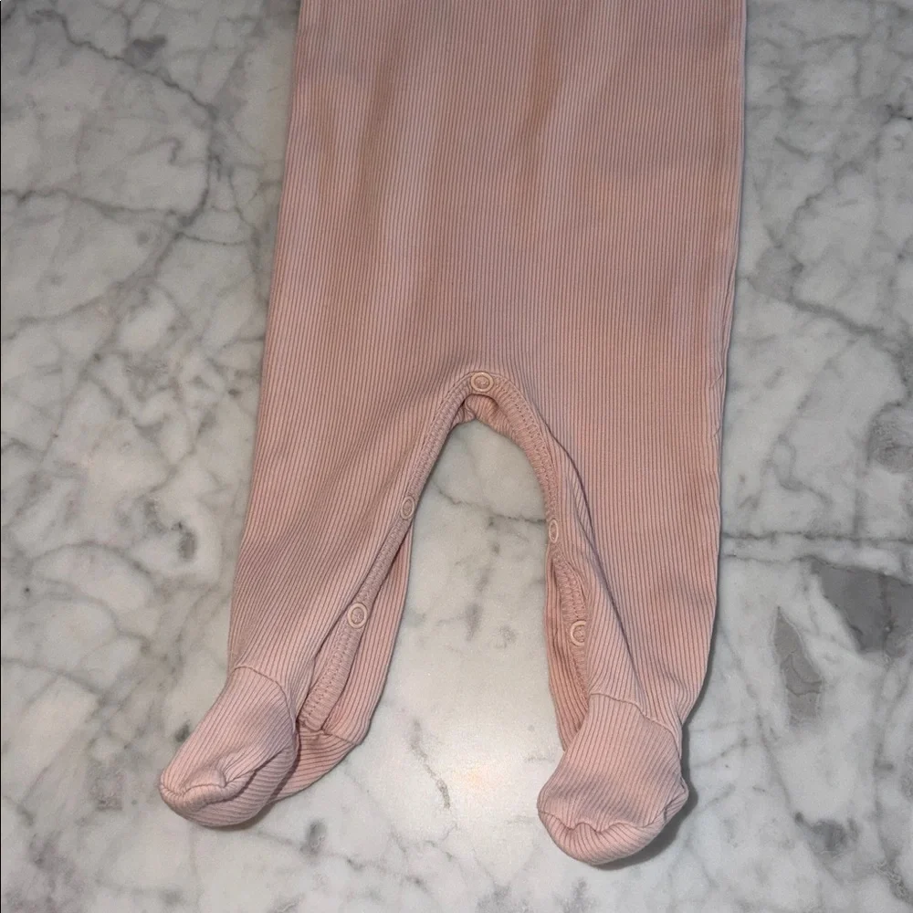Tun Tun Ruffle Ribbed Footie 6/9M